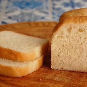 11月のパンは生食パン