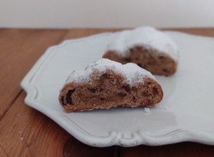 今年は全粒粉のシュトーレン